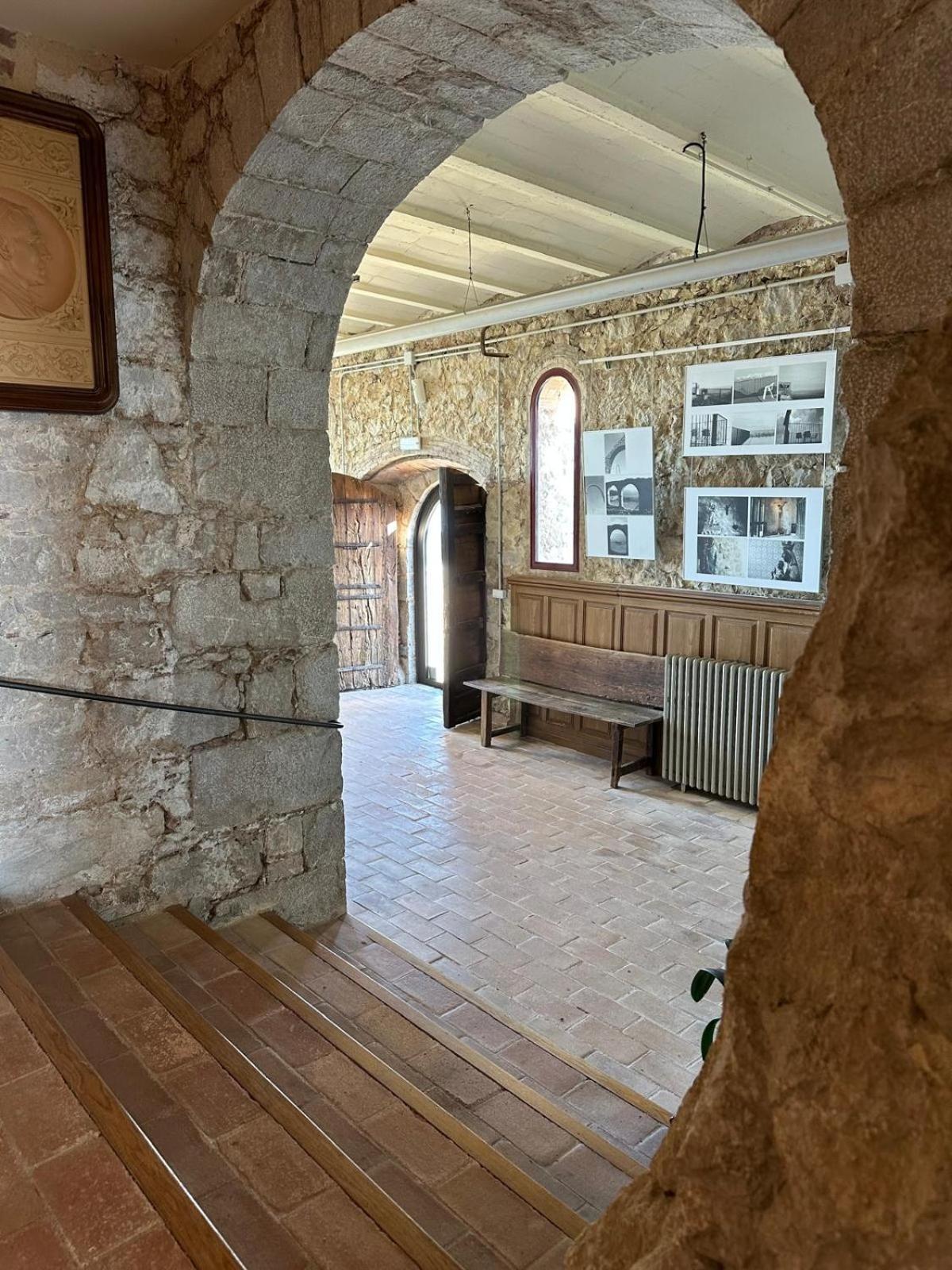 Santuari Mare De Deu Del Mont Restaurant-Hostatgeria Hotell Beuda Eksteriør bilde