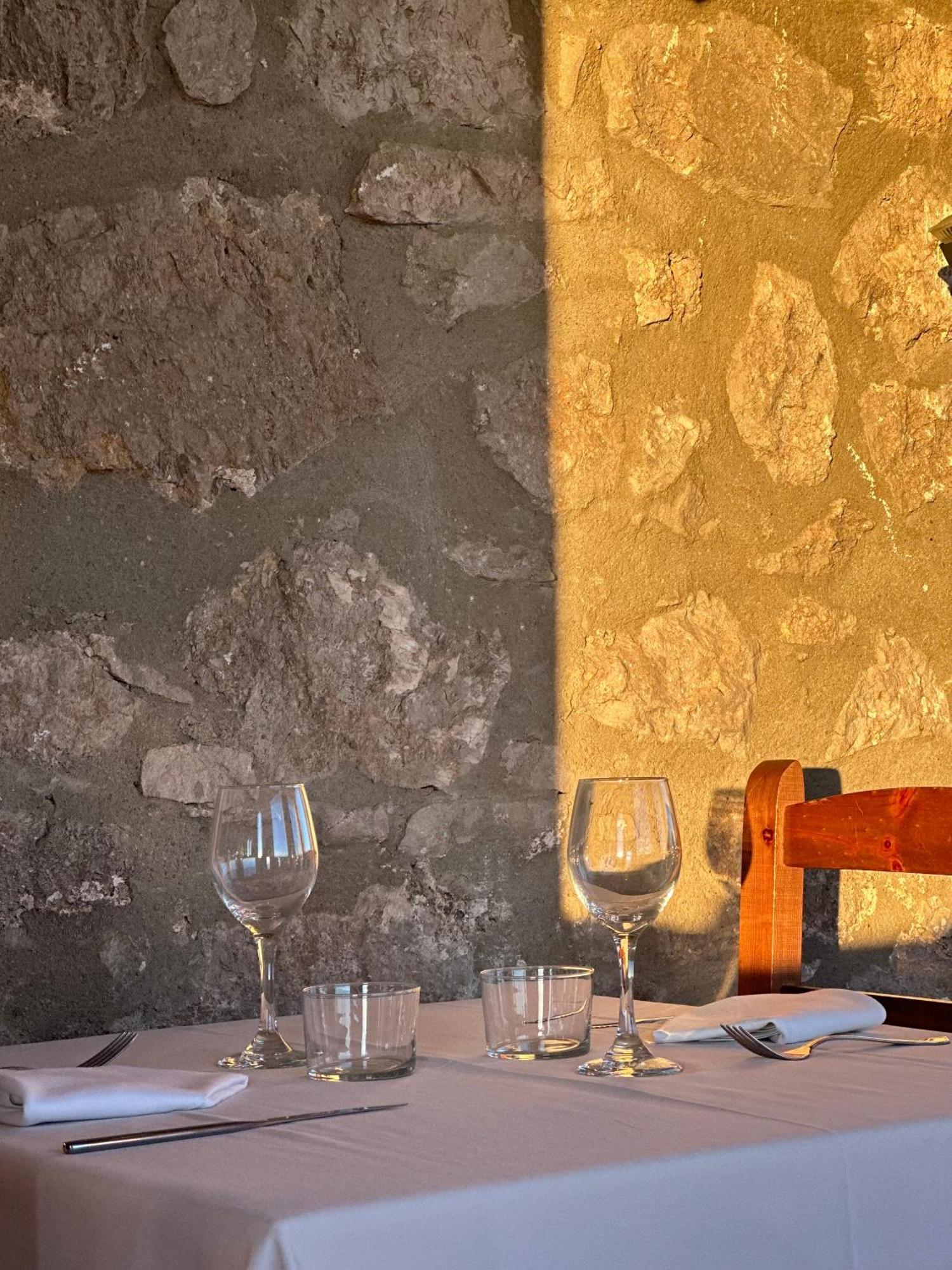 Santuari Mare De Deu Del Mont Restaurant-Hostatgeria Hotell Beuda Eksteriør bilde
