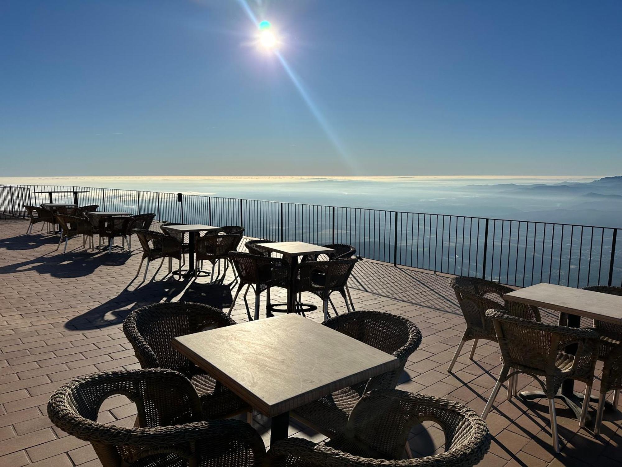 Santuari Mare De Deu Del Mont Restaurant-Hostatgeria Hotell Beuda Eksteriør bilde