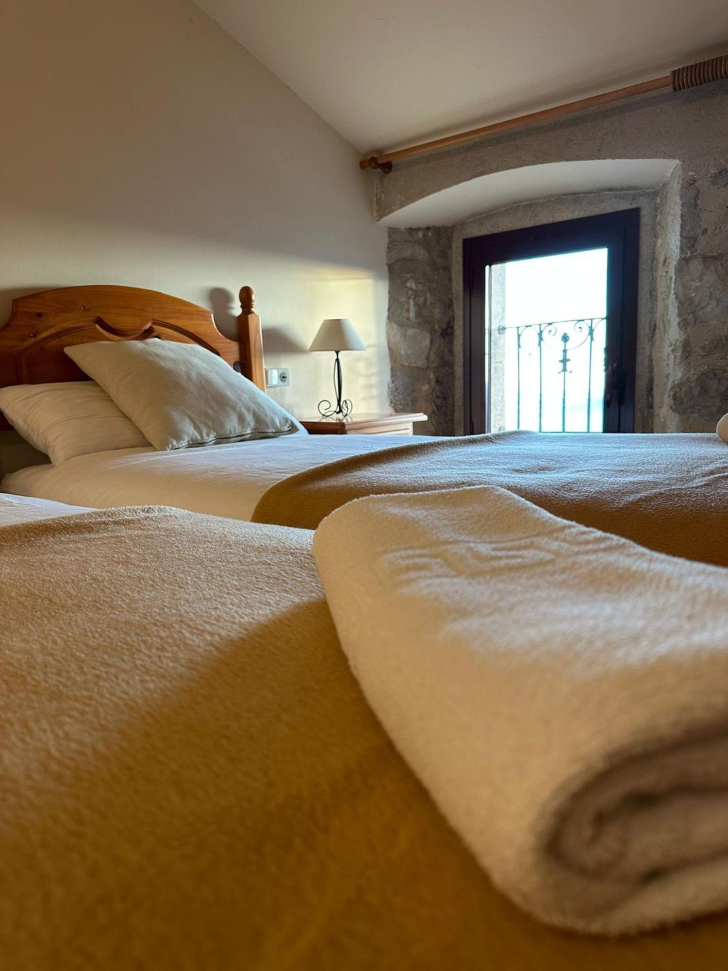 Santuari Mare De Deu Del Mont Restaurant-Hostatgeria Hotell Beuda Eksteriør bilde