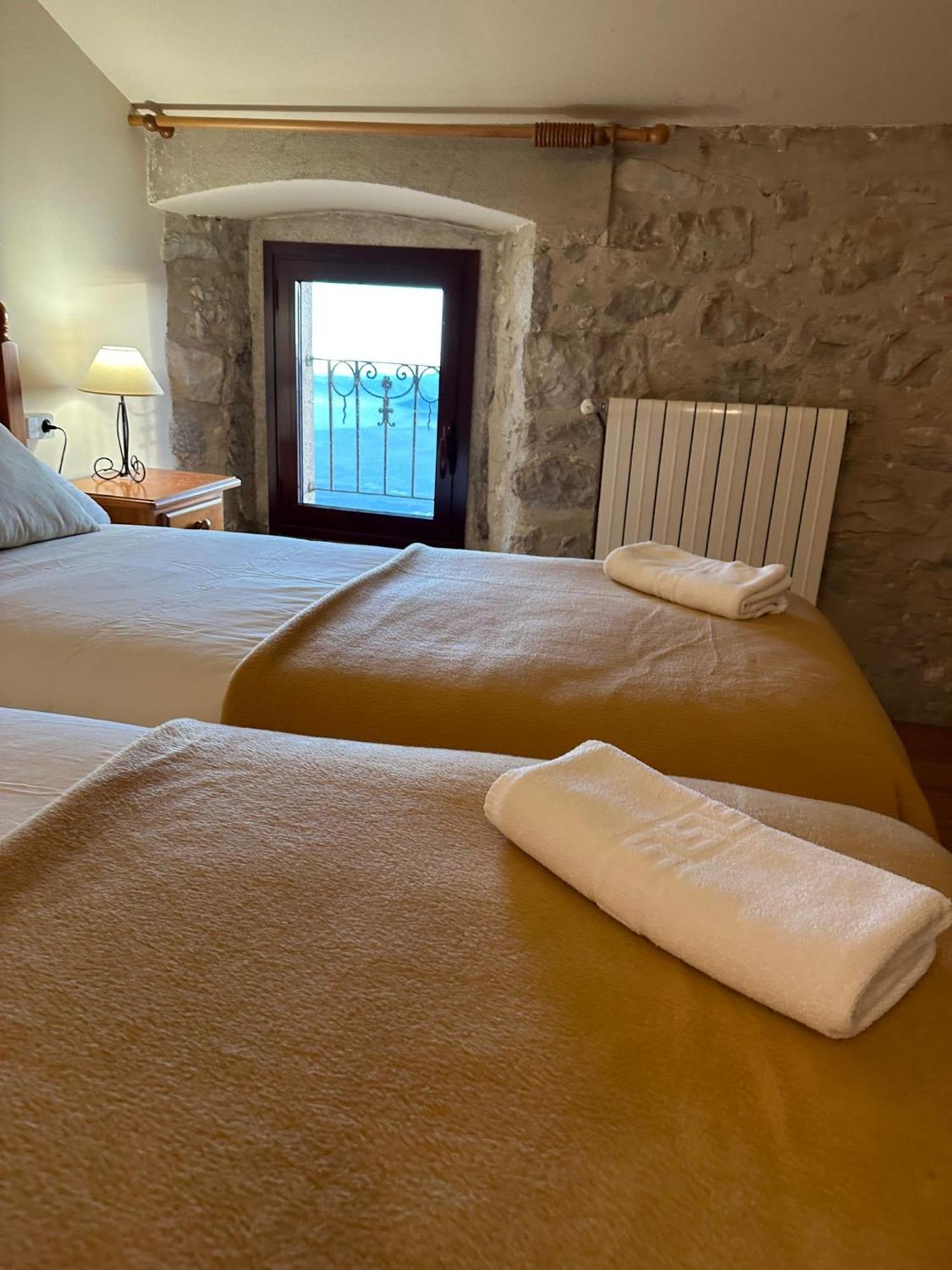 Santuari Mare De Deu Del Mont Restaurant-Hostatgeria Hotell Beuda Eksteriør bilde